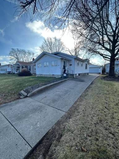 Main picture of 2319 E Main St