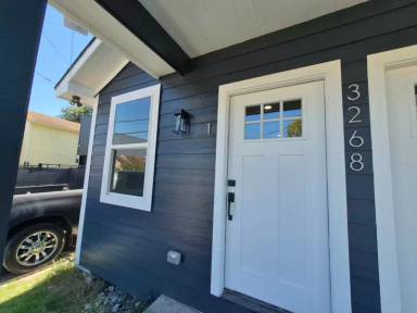 Main picture of 3268 Holman St