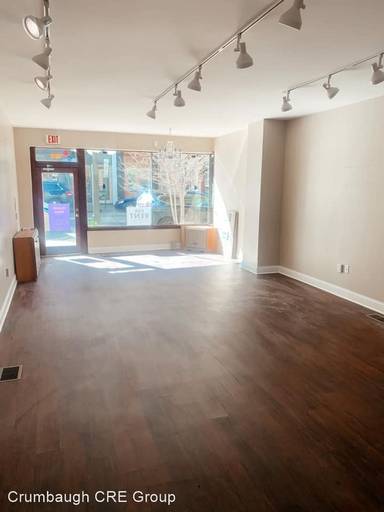 Main picture of 236 W Main St