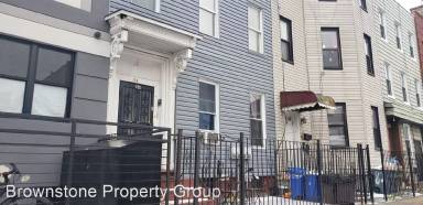 Main picture of 84 Eldert St