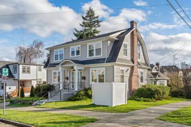 Main picture of 2403 N 44th St