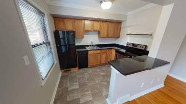 Main picture of 617 E Lincoln Ave