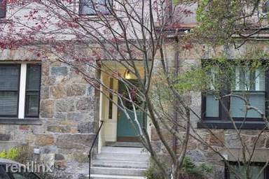 Main picture of 7 Regent Cir