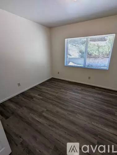 Main picture of 6763 Lakeview Dr