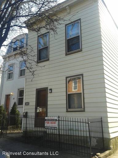 Main picture of 319 Emming St