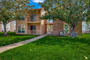 Main picture of 8030 Cambridge Cir