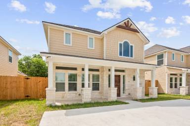 Main picture of 1422 Holleman Dr