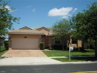 Main picture of 15221 SW 54th St