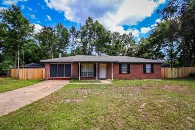 Main picture of 5203 Spring St