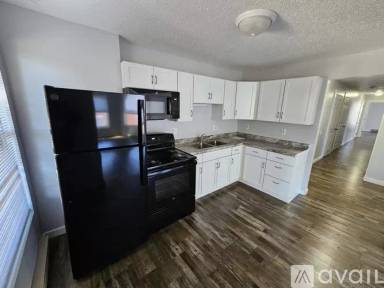 Main picture of 600 King St