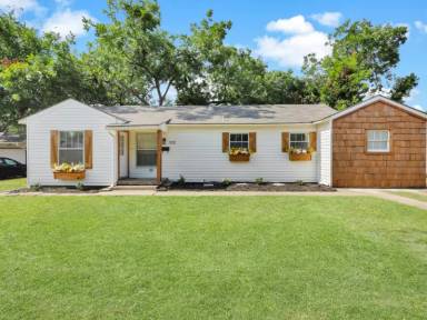Main picture of 322 Edwards