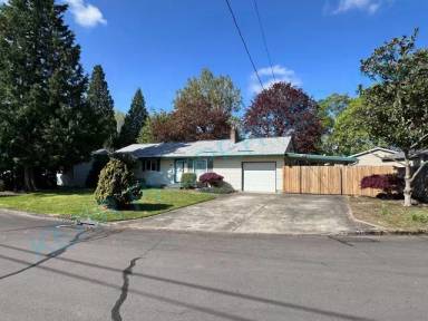Main picture of 635 SE Juniper Ct E