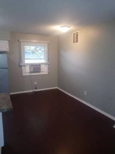 Main picture of 303 S. Oak St - A