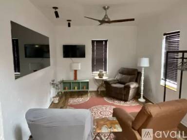Main picture of 3431 Walnut St