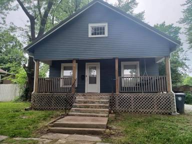 Main picture of 1316 S Stewart Ave