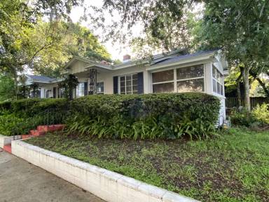 Main picture of 115 N Fern Creek Ave