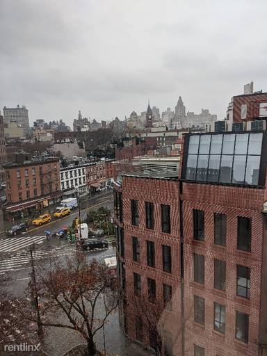 Main picture of 207 W 11th St