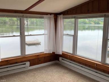 Main picture of 12 Lakeside Ln