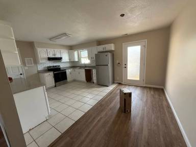 Main picture of 7989 N Royerton Park Dr