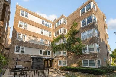 Main picture of 7710 N Sheridan Rd