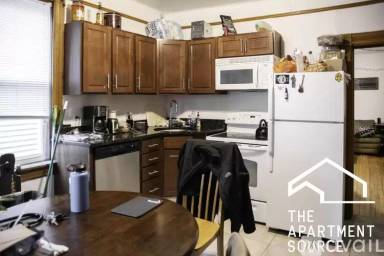 Main picture of 2616 N Marshfield Ave