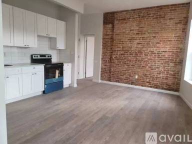 Main picture of 343 E 195th St