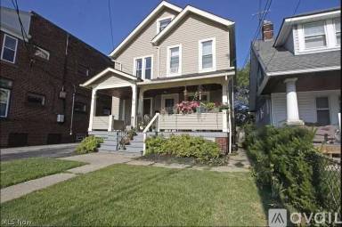 Main picture of 1384 Hall Ave