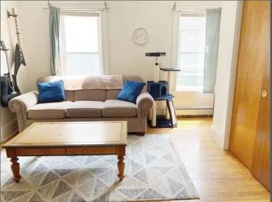 Main picture of 18 Brackett St