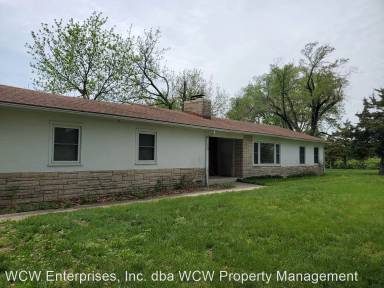 Main picture of 1749 SE 45th St