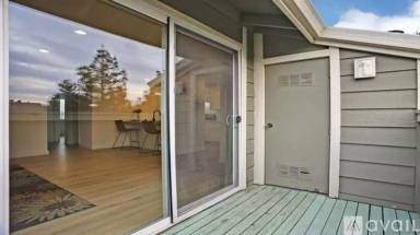 Main picture of 42 Castlecrest Dr