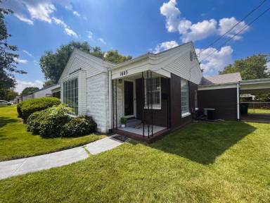 Main picture of 1603 S Kentwood Ave