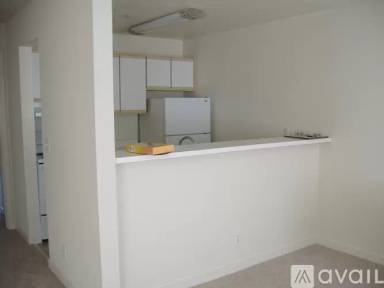 Main picture of 2901 MacArthur Blvd