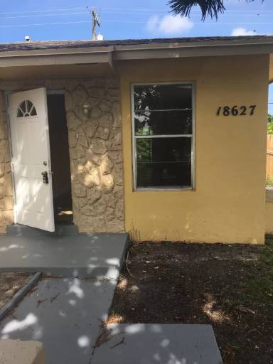 Main picture of 18627 SW 100th Ave