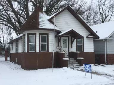Main picture of 614 10th St NE