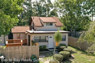 Main picture of 3027 Melton St N