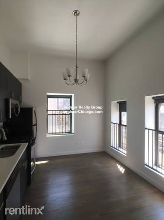 Main picture of 630 W Lake St