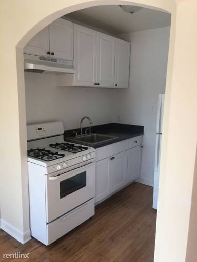 Main picture of 15406 Broadway Ave