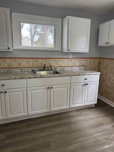 Main picture of 5113 Greenhurst Dr
