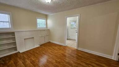 Main picture of 3707 1/2 Monon St