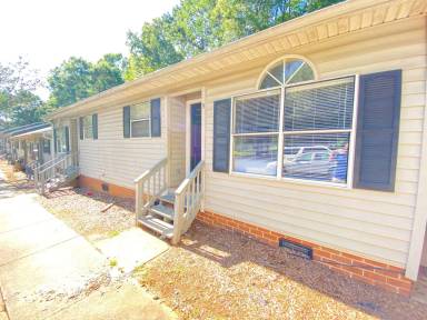 Main picture of 1300 Old Concord Rd