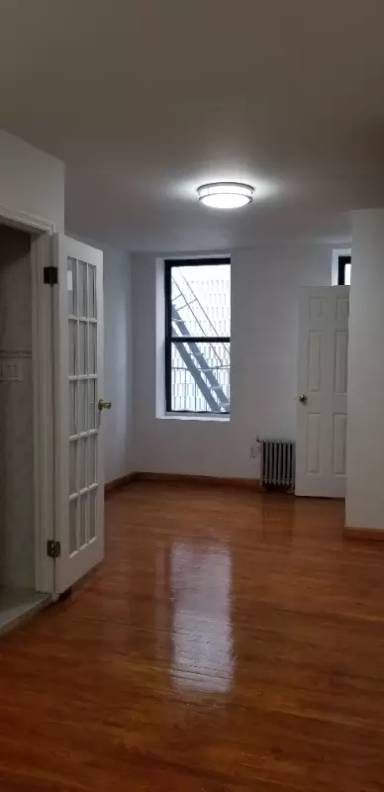 Main picture of 85 Ludlow St