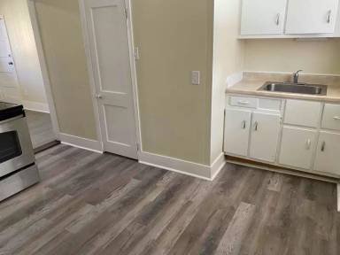 Main picture of 325 Waldo St