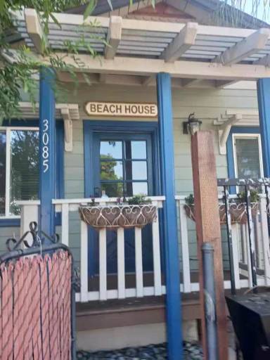 Main picture of 3085 Roosevelt St