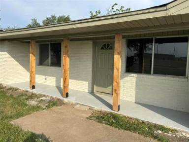 Main picture of 417 W Lyndale Ave