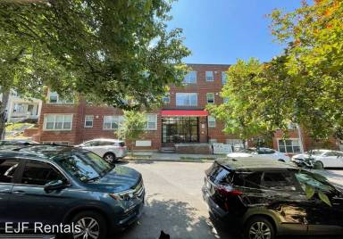 Main picture of 744 Girard St NW