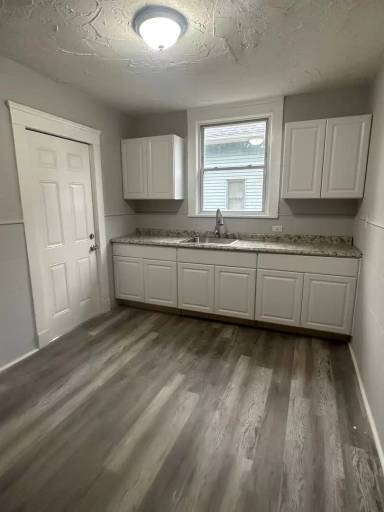 Main picture of 4482 E 126th St