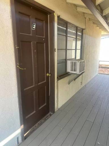 Main picture of 1711 Easy St