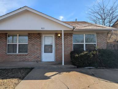 Main picture of 403 S Elm Ct