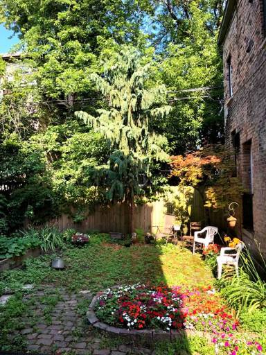 Main picture of 1705 S Newberry Ave