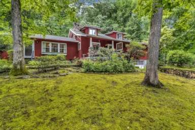 Main picture of 60 Meeks Rd